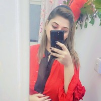 Masseuse Aliyah Arbab